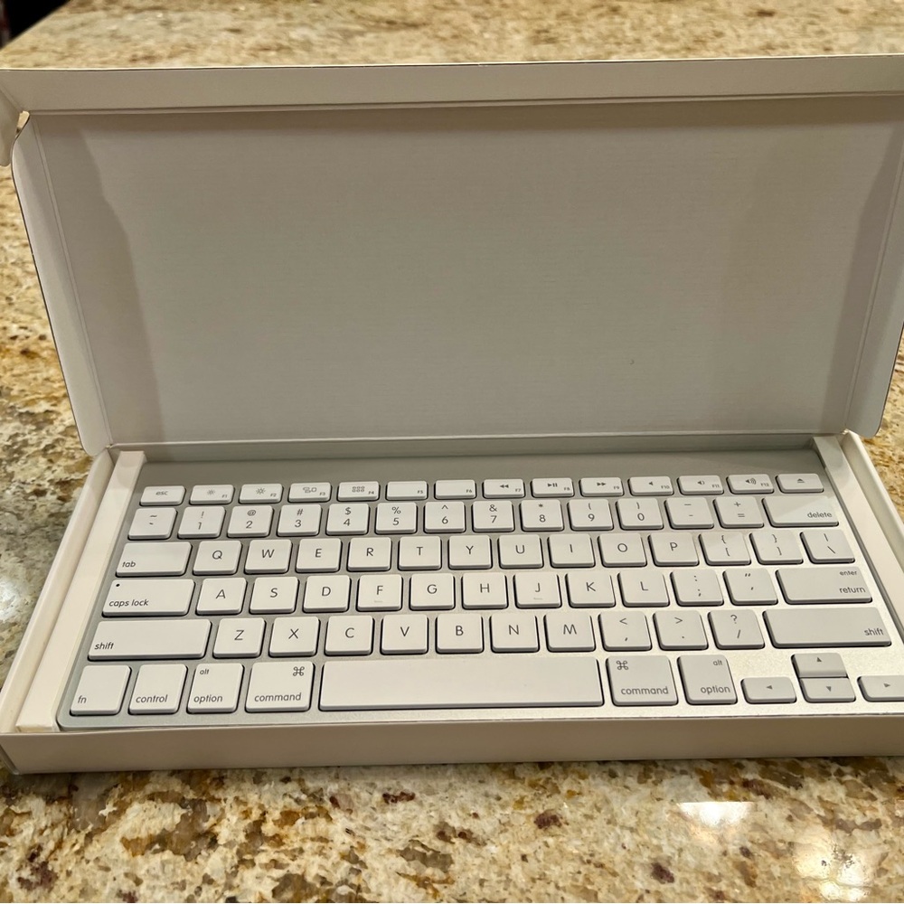 Apple Wireless Keyboard - Picture 6 of 6